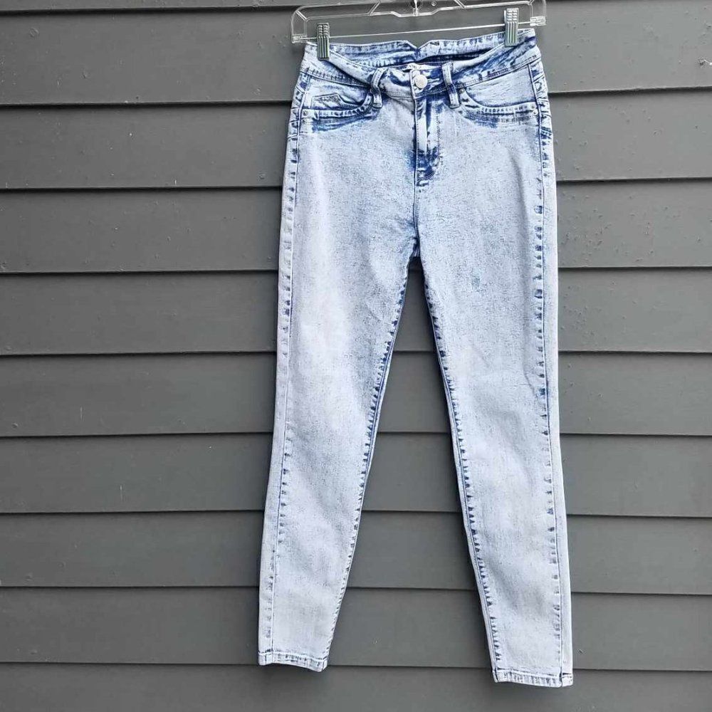 YMI Lux Jeans size 7/28